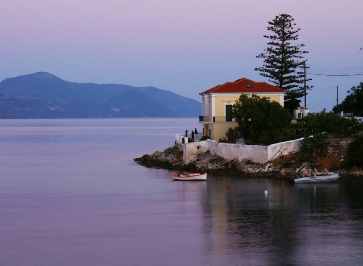 Fey'S House Waterfront - Φισκάρδο Villa Exterior photo