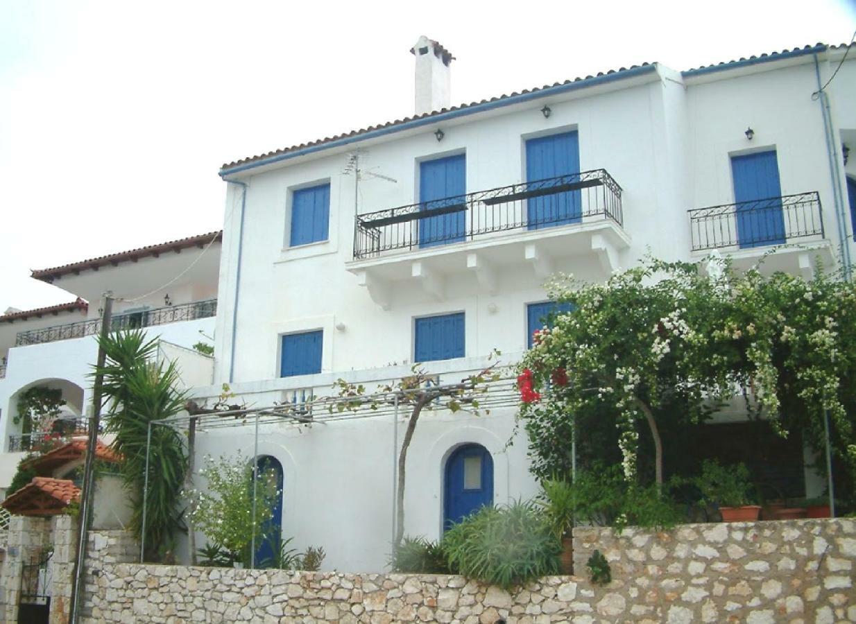 Fey'S House Waterfront - Φισκάρδο Villa Exterior photo